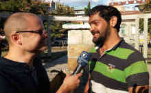 Ahmed mit ARD-Korrespondent Rupert Waldmüller. Foto: BR | Dejan Stefanovic