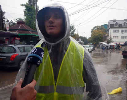 Skip Daniels aus Kalifornien gehört zu den vielen freiwilligen Helfern aus aller Welt. Foto: BR | Schaban Bajrami