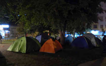 Wie lange die Zelte noch stehen werden, weiß niemand. Foto: BR | Dejan Stefanovic