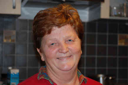 Ana Petric aus Rigonce hat freiwilligen Helfern aus aller Welt ihren Garten für die Flüchtlingsküche zur Verfügung gestellt. Foto: BR | Stephan Ozváth