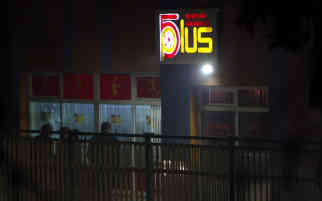 In diesem Wettlokal hat der Täter das Feuer auf die Soldaten eröffnet. Foto: picture-alliance/dpa