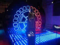 Eine der imposantesten Ausstellungsstücke. Darth Vader. Lebensgroß und fast zum anfassen. Foto: BR | Jan Heier