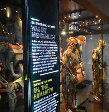 Was ist menschlich? Eine der vielen philosophischen Fragen, auf die in der Ausstellung eingegangen wird. Foto: BR | Jan Heier