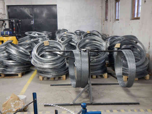 Es wird jedoch nicht alles exportiert, man möchte für eine eventuelle Sperrung der Grenze zu Rumänien noch genügend Draht übrig behalten. Foto: BR | Attila Poth