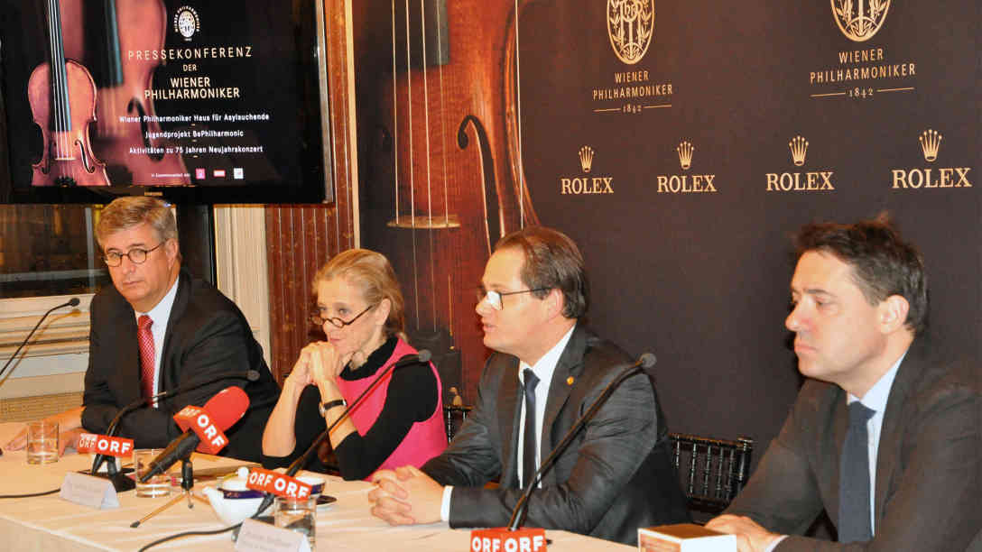 Bei der Pressekonferenz der Wiener Philharmoniker am 30.11.2015 (v.l. Gerhard Starsich - Generaldirektor Münze Österreich, Kathrin Zechner - Fernsehdirektorin ORF, Andreas Großbauer - Vorstand der Wr. Philharmoniker, Bogdan Roscic - Präsident Sony Classical). Foto: BR | Karin Straka
