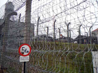 Etwa 700 Männer sind im Gefängnis untergebracht. Foto: BR | Attila Poth