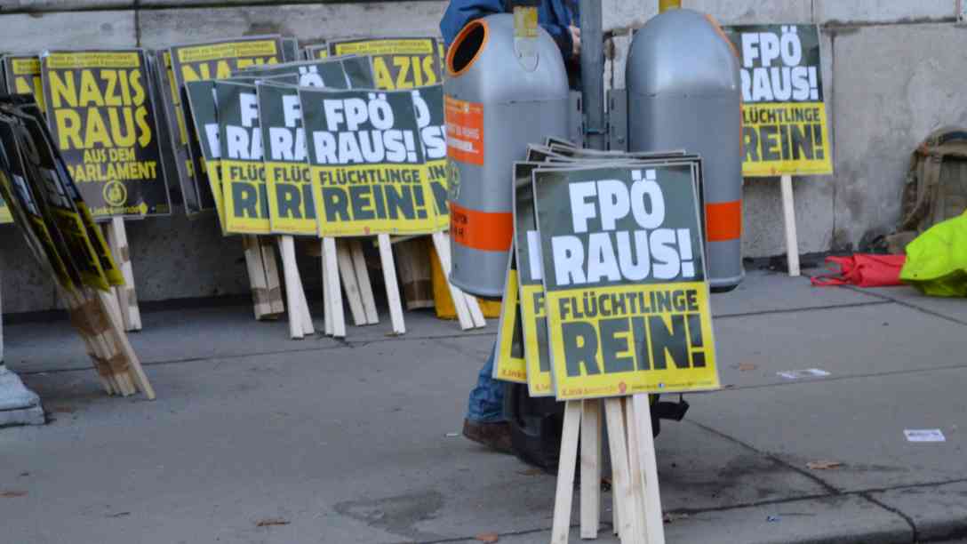 Um 17 Uhr sollte der größte Demonstartionszug von der Uni aus starten. Foto: BR | Jan Heier