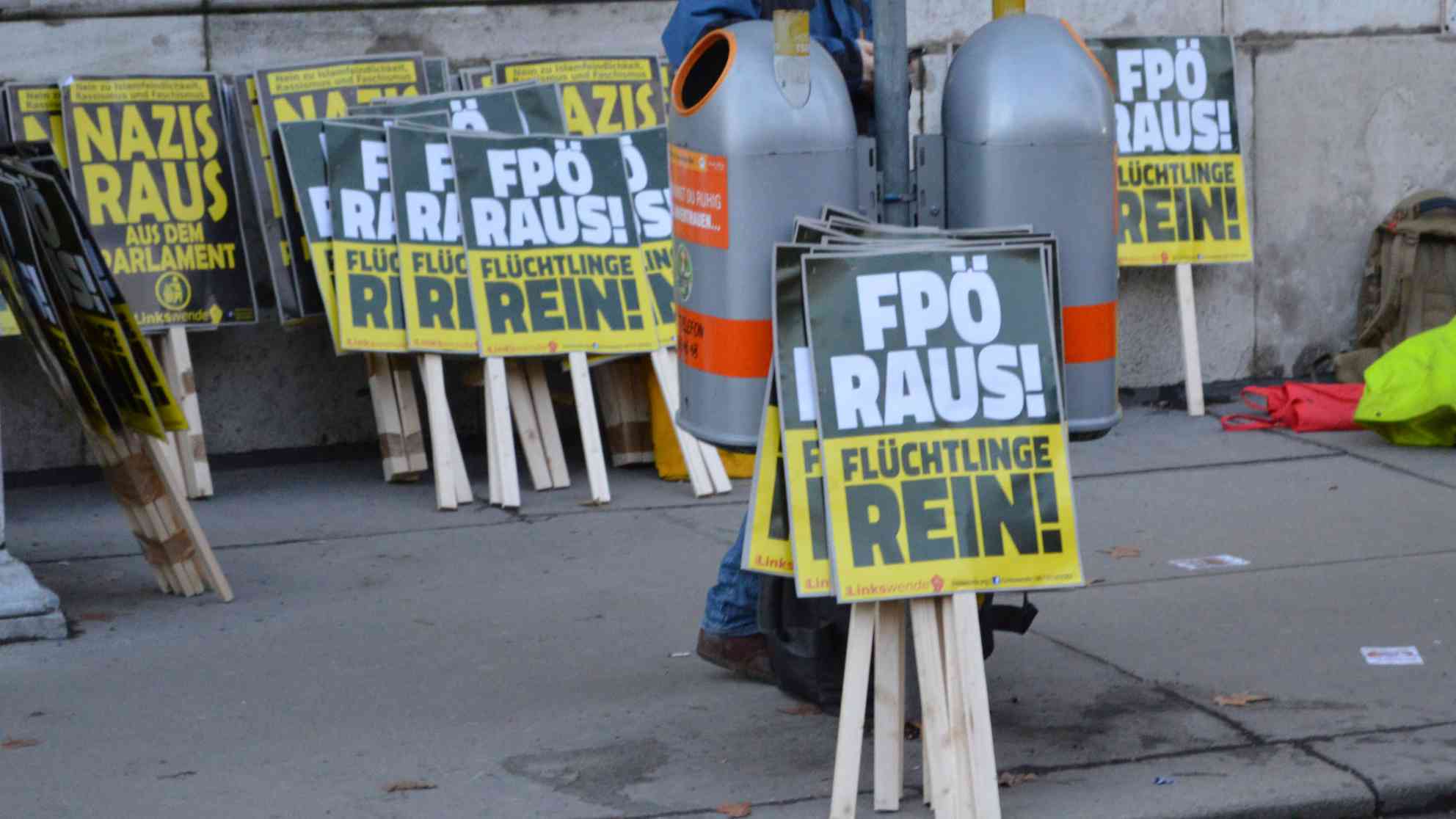 Um 17 Uhr sollte der größte Demonstartionszug von der Uni aus starten. Foto: BR | Jan Heier