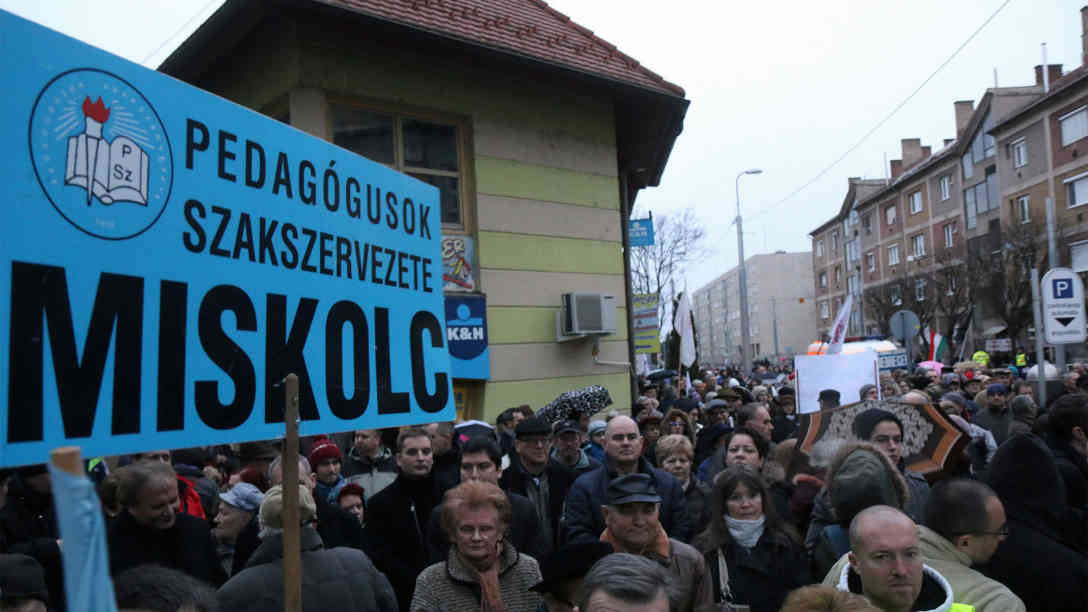 Lehrerprotest in Miskolc. Foto: picture-alliance/dpa