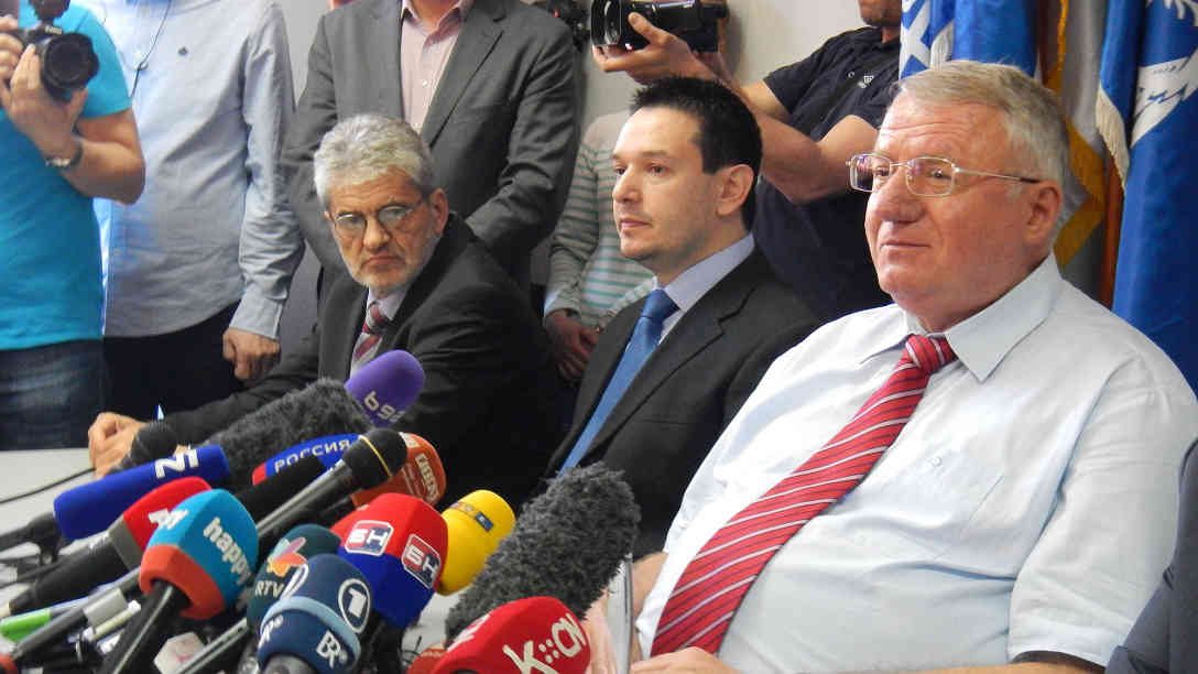 Seselj bei seiner wöchentlichen Pressekonferenz - nach dem Freispruch sichtlich erleichtert. Foto: BR | Dejan Stefanovic