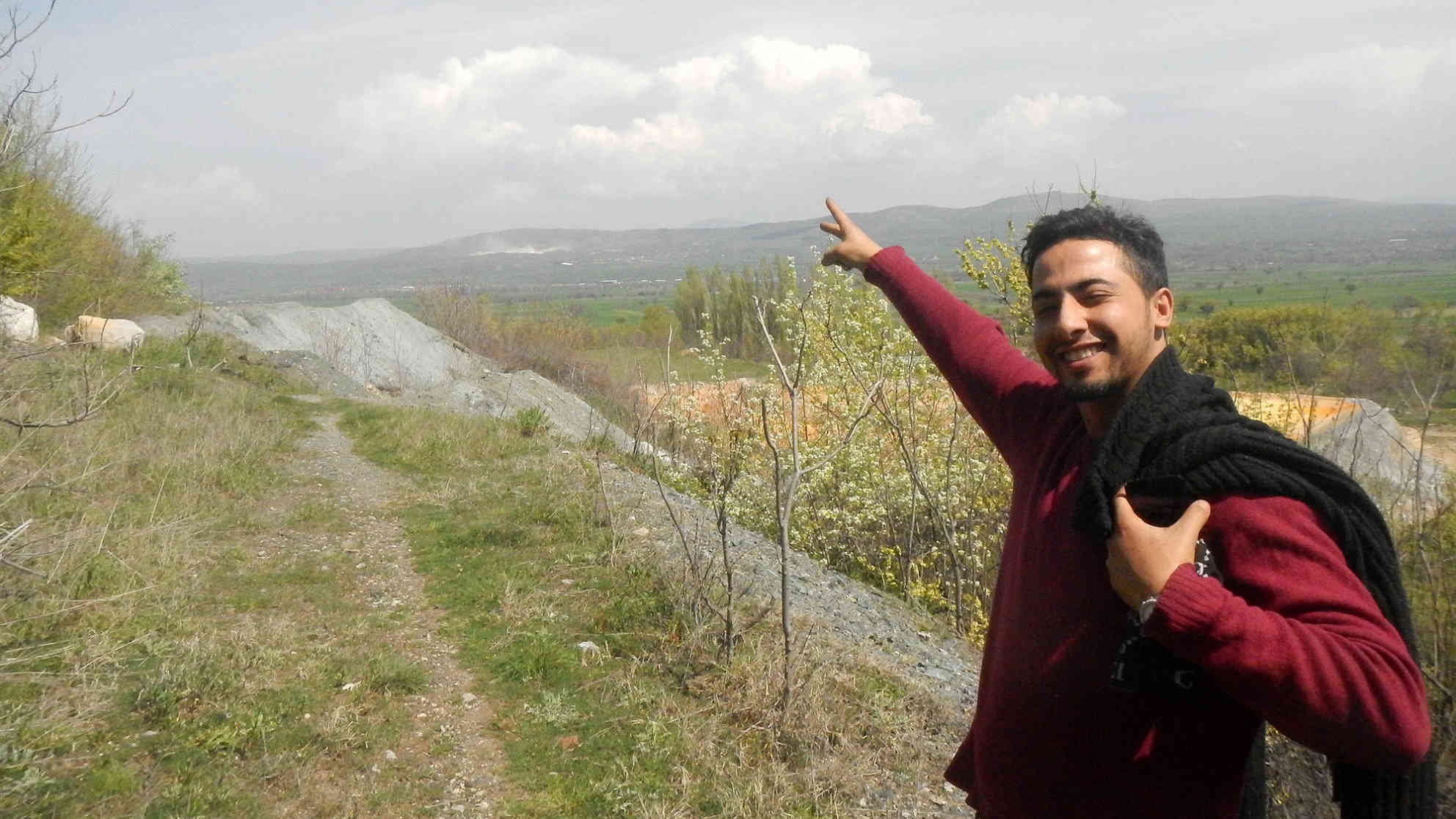 Muhamed aus Casablanca möchte nach Spanien, wo sich seine Mutter und sein Bruder bereits befinden. Foto: BR | Sasko Golov