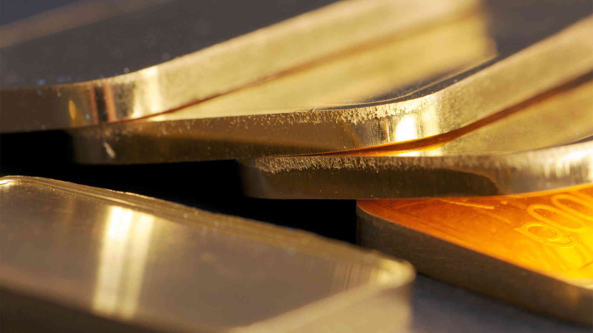 280 000 Euro und zwei Kilo Gold sollen erbeutet worden sein.(Symbolbild). Foto: picture-alliance | dpa