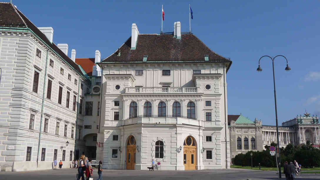 Der Leopoldinische Trakt der Hofburg in Wien. Die Appartements von Maria Theresia und Joseph II. gehören heute zu den Amtsräumen des österreichischen Bundespräsidenten. Foto: picture-alliance | dpa