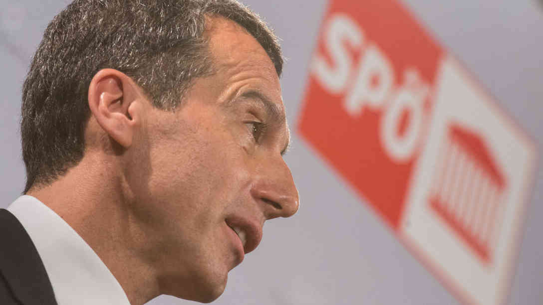 Der neue österreichische Bundeskanzler Christian Kern (SPÖ) stellt seine Pläne und Ziele bei einer ersten Pressekonferenz vor. Foto: picture alliance | dpa