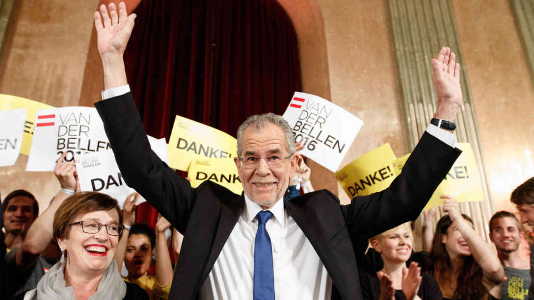 Alexander Van der Bellen am Abend des 22.05.2016. Nach Auszählung aller Wahlkarten am 23.05.2016 wurde Van der Bellen als Sieger erklärt. Foto: picture-alliance | dpa