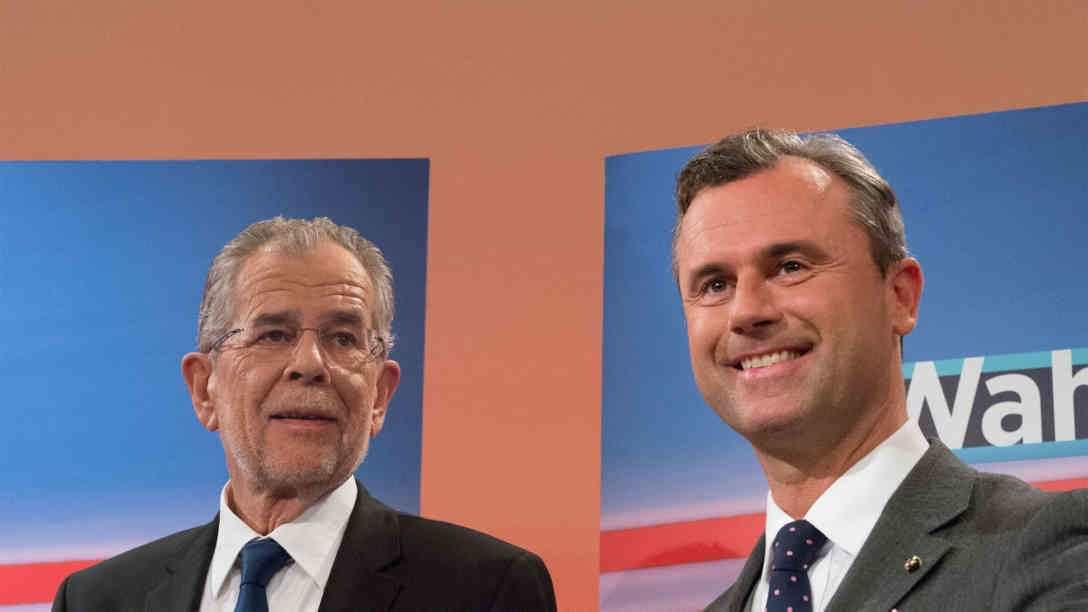 Zwischen Alexander Van der Bellen(links) und Norbert Hofer gab es bei der Bundespräsidentenwahl in Österreich ein Kopf-an-Kopf-Rennen. Etwa 30.000 Stimmen haben den Ausschlag zugunsten Van der Bellens gegeben. Fotos: picture-alliance | dpa
