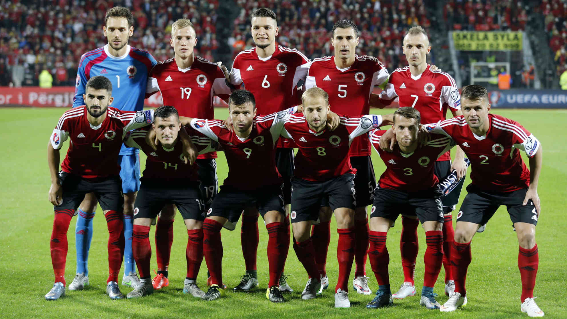 Albaniens Nationalmannschaft vor dem Qualifikationsspiel gegen Serbien. Foto: picture-alliance | dpa