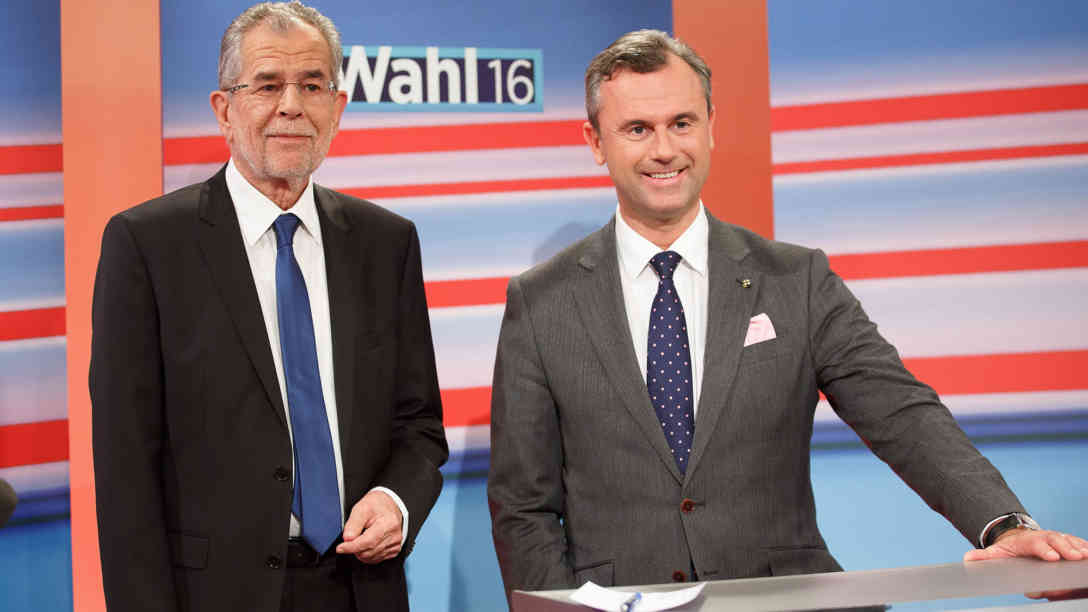 Alexander Van der Bellen (li.) und Norbert Hofer (re.) starten erneut in den Wahlkampf - der 2. Wahlgang der Bundespräsidentenwahl in Österreich wird voraussichtlich am 2. Okt. 2016 wiederholt. Foto: picture alliance | dpa