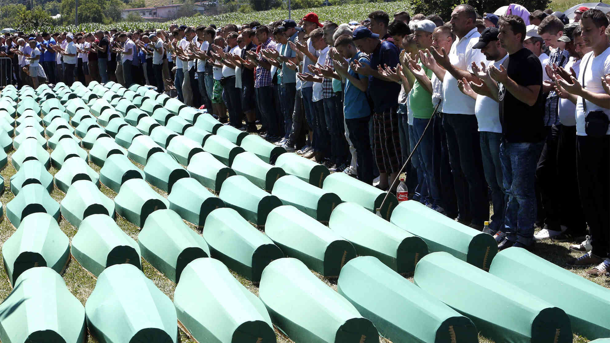 127 neu identifizierte Opfer des Massakers von Srebrenica wurden am 11. Juli 2016 beigesetzt. Foto: picture-alliance | dpa
