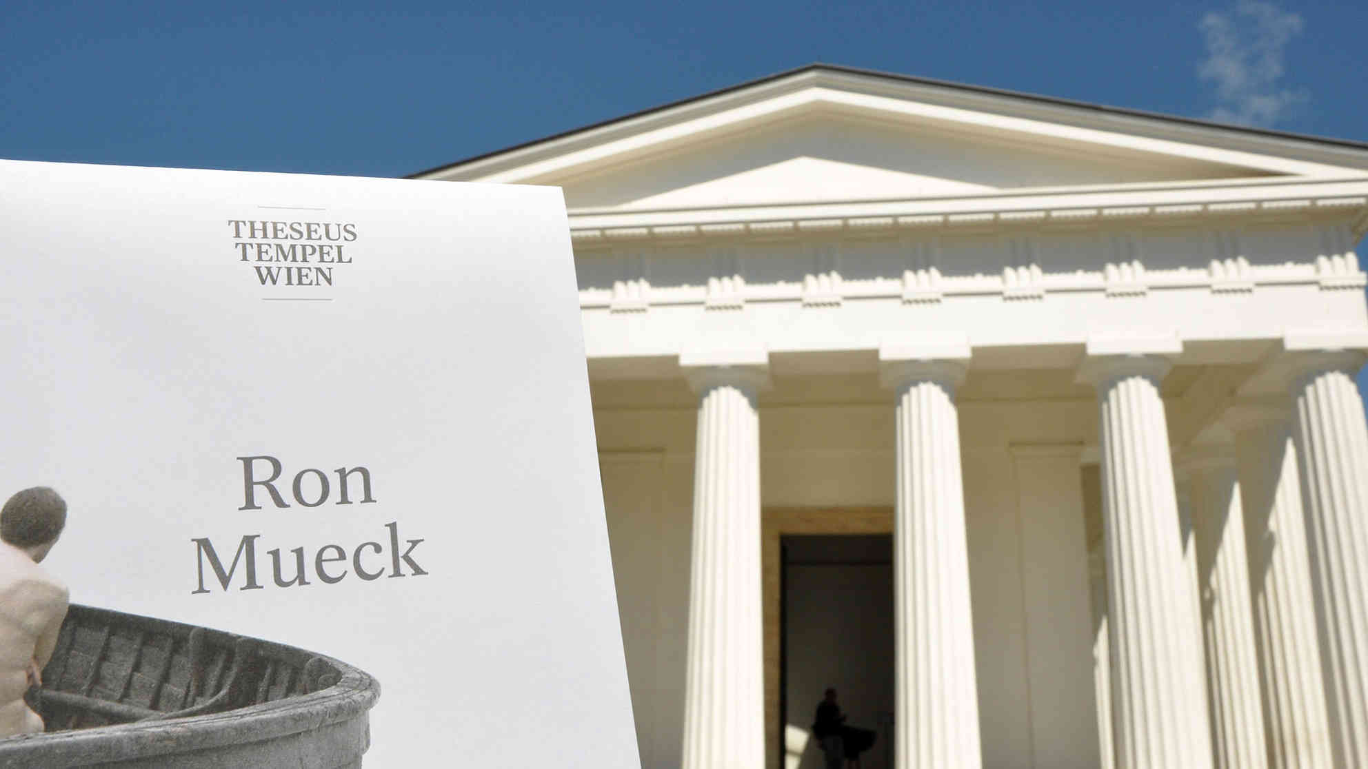 Nach Einzelwerken von Ugo Rondinone, Kris Martin, Richard Wright, Edmund de Waal und Susan Philipsz wird dieses Jahr „Man in a Boat“ von Ron Mueck im Theseustempel gezeigt. Foto: BR | Karin Straka