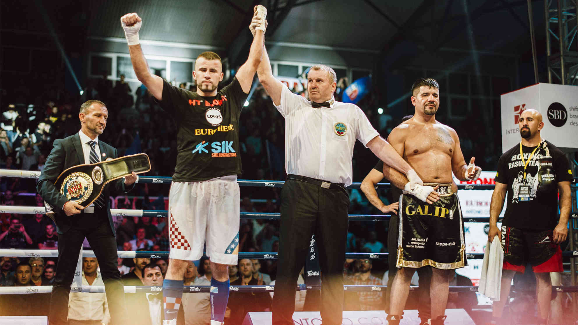 Damir Beljo bei seinem Kampf gegen Mohammad Rasuli. Der Kampf fand am 16.10.2015 in Bosnien & Herzegowina statt. Beljo verteidigte den europäischen WBO Meistertitel. Foto: Damir Beljo