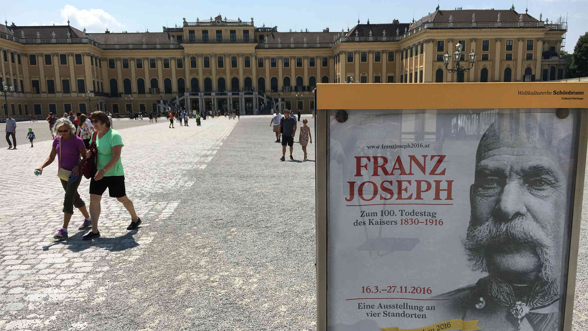 Die kaiserlichen Kutschen sind in der Wagenburg im Wiener Schloss Schönbrunn ausgestellt. Foto: BR | Ralf Borchard