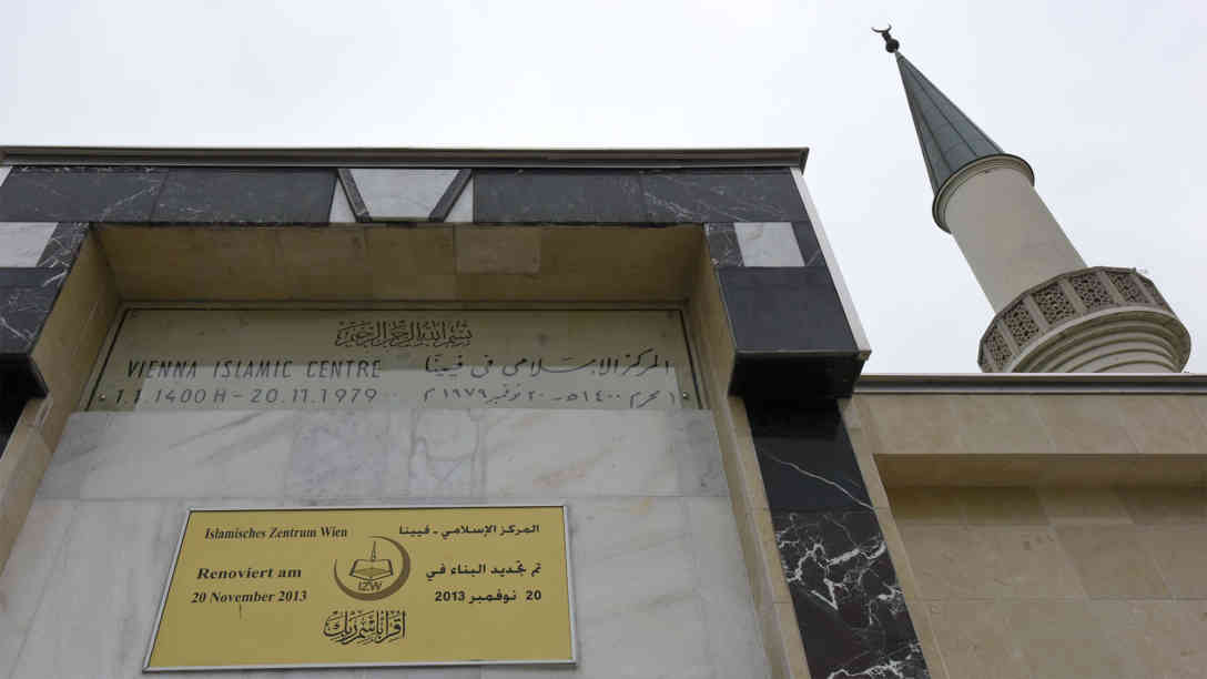 Das Islamische Zentrum Wien, aufgenommen am 25.10.2014 anlässlich des 'Tages der offenen Moschee' in Wien. Foto: picture-alliance | dpa