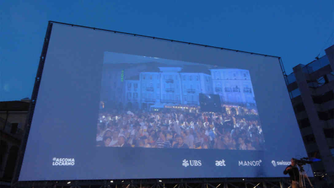 Kurz vor Start des ersten Films auf der berühmten Piazza Grande. Foto: BR | Christine Deriaz