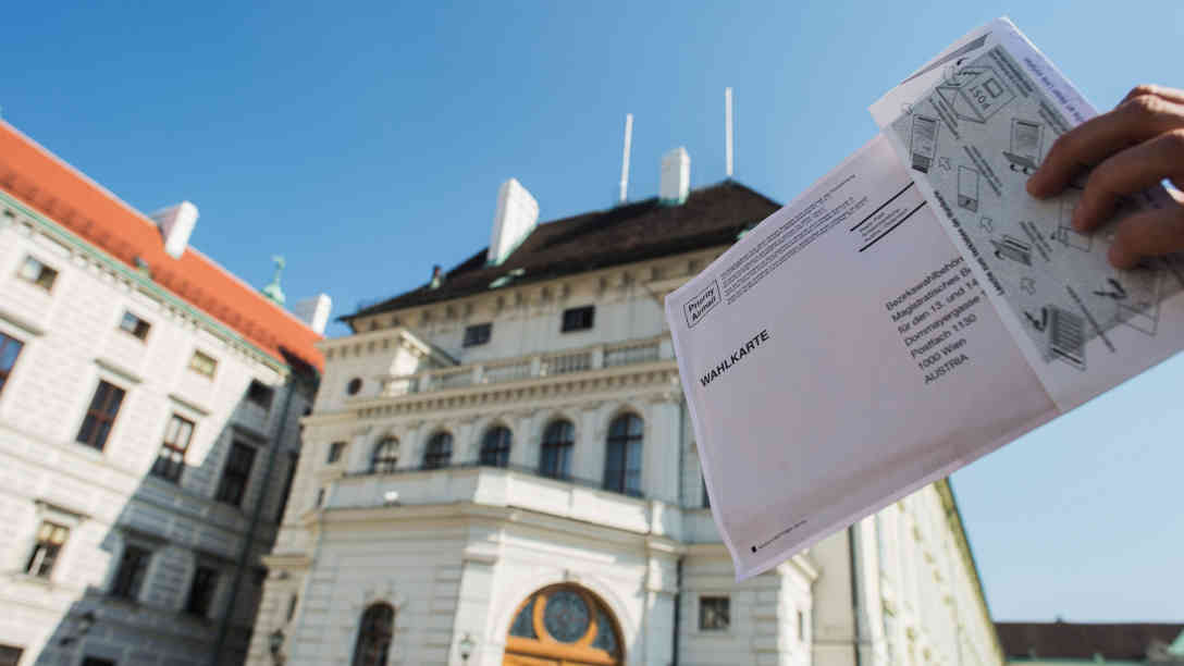Wer hat den Defekt an den Kuverts für die Briefwahl verursacht? Das wird nun vom österreichischen Bundeskriminalamt untersucht. Foto: picture alliance | dpa