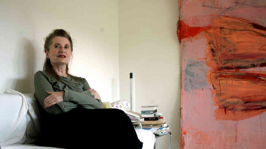 Die österreichische Schriftstellerin und Theaterautorin, Nobelpreisträgerin Elfriede Jelinek am Donnerstag, 07. Oktober 2004, aufgenommen in Wien. Foto: picture alliance/dpa