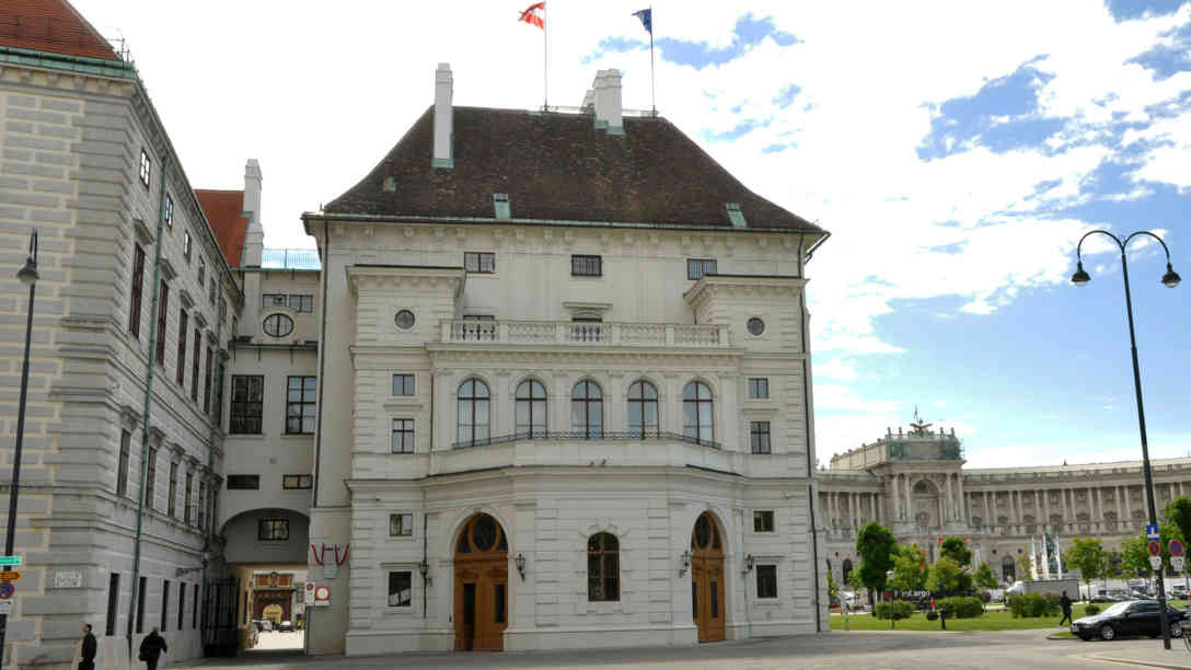 Noch immer ist die Präsidentschaftskanzlei in der Wiener Hofburg ohne Bundespräsident. Eines ist allerdings gewiss: Erstmals bekommt Österreich ein Staatsoberhaupt, das weder die SPÖ noch die ÖVP ins Rennen geschickt hat. Foto: BR | Karin Straka