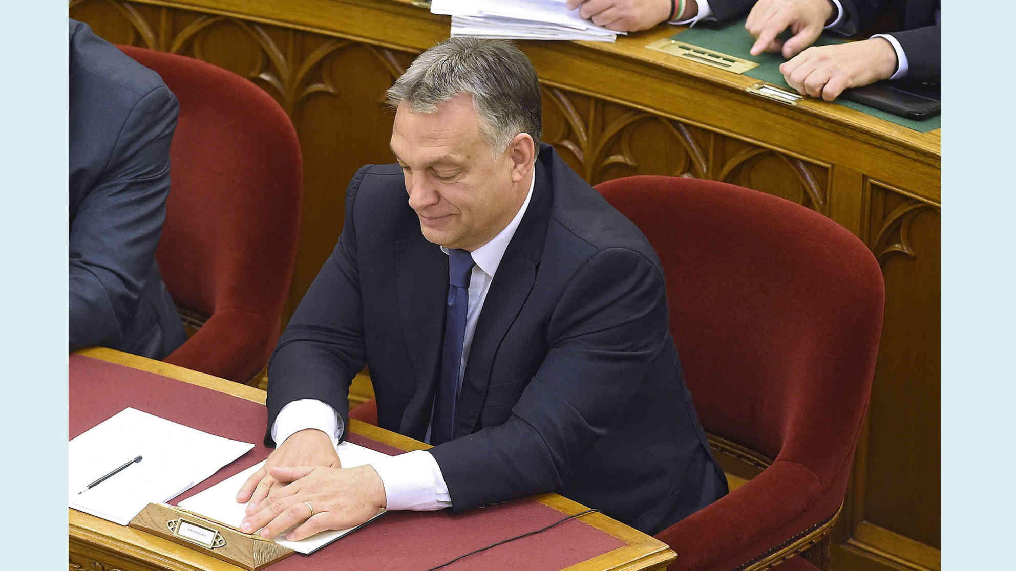 Ungarns Premierminister Viktor Orban bei der Abstimmung zur Verfassungsaenderung am 08.11.2016. Die Aenderung ist aufgrund der verpassten 2/3 Mehrheit gescheitert. Foto: picture-alliance | dpa