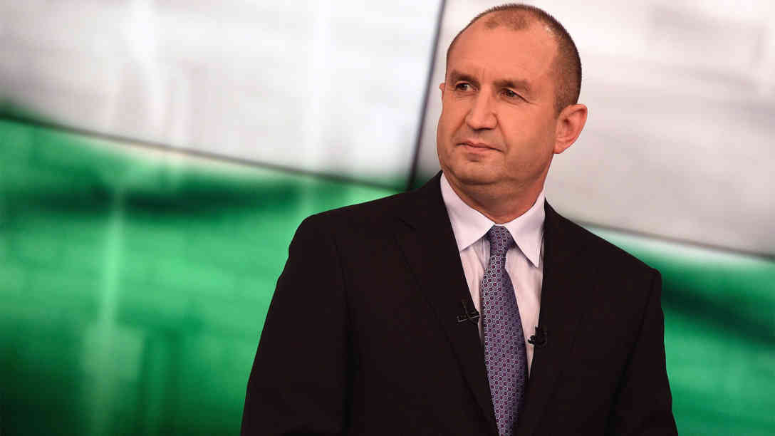 Rumen Radew, Präsidentschaftskandidat, parteilos, unterstützt von den oppositionellen Sozialisten. Der Ex-General lag rund vier Prozent vor Zatschewa. Foto: picture-allaince | dpa