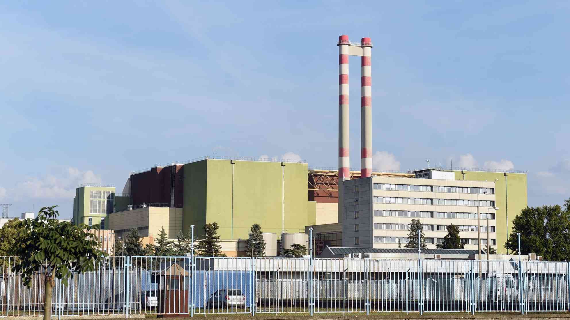 Das ungarische Kernkraftwerk in Paks ging 1987 in Betrieb. In allen vier Reaktorblöcken kommen sowjetische Reaktoren des Typs WWER-440/213 der zweiten Generation zum Einsatz. Nun sollen zwei weiter Blöcke hinzukommen. Foto: picture-alliance | dpa