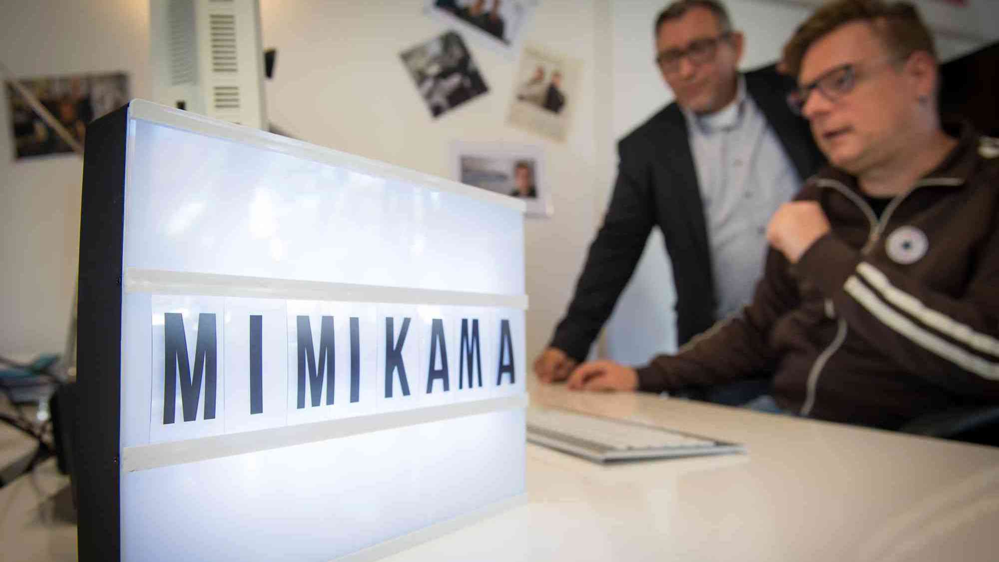 Der Verein Mimikama macht schon seit Jahren Jagd auf Fake News im Netz. Foto: Barbara Wirl