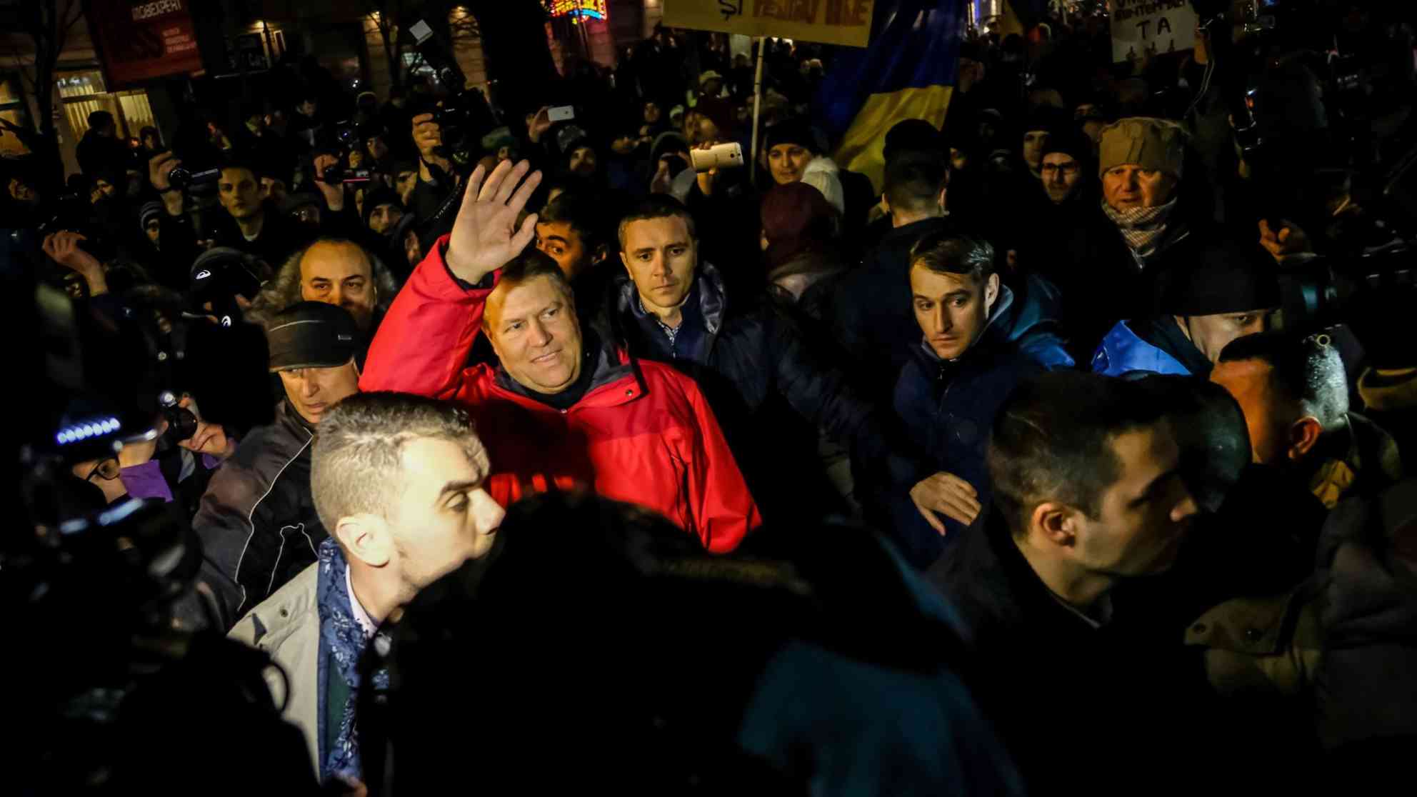 Sogar Präsident Klaus Iohannis hat sich den Demonstrationen gegen die rumänische Regierung angeschlossen. Foto: picture alliance | dpa