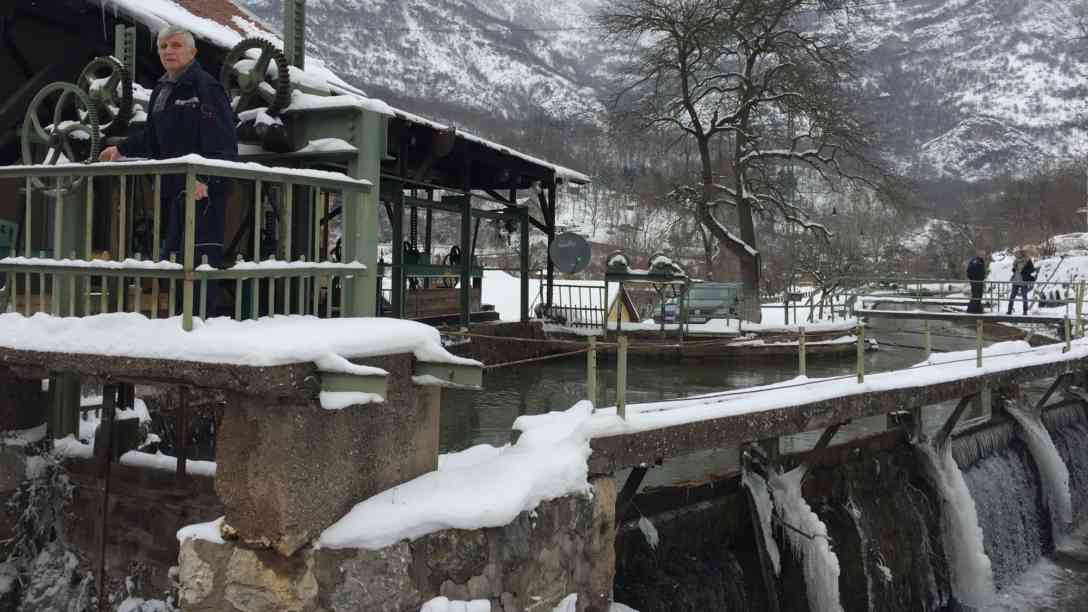 Seit 108 Jahren sorgen der Flus Niseva und die Familie Stojanovic für die Stromversorgung einiger Gemeinde westlich der südserbischen Stadt Nis. Foto: BR | Zoran Ikonic