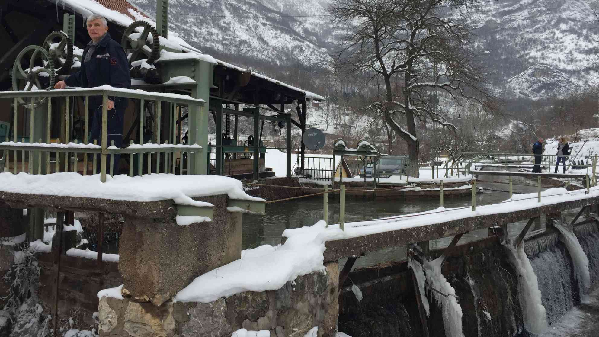 Seit 108 Jahren sorgen der Flus Niseva und die Familie Stojanovic für die Stromversorgung einiger Gemeinde westlich der südserbischen Stadt Nis. Foto: BR | Zoran Ikonic