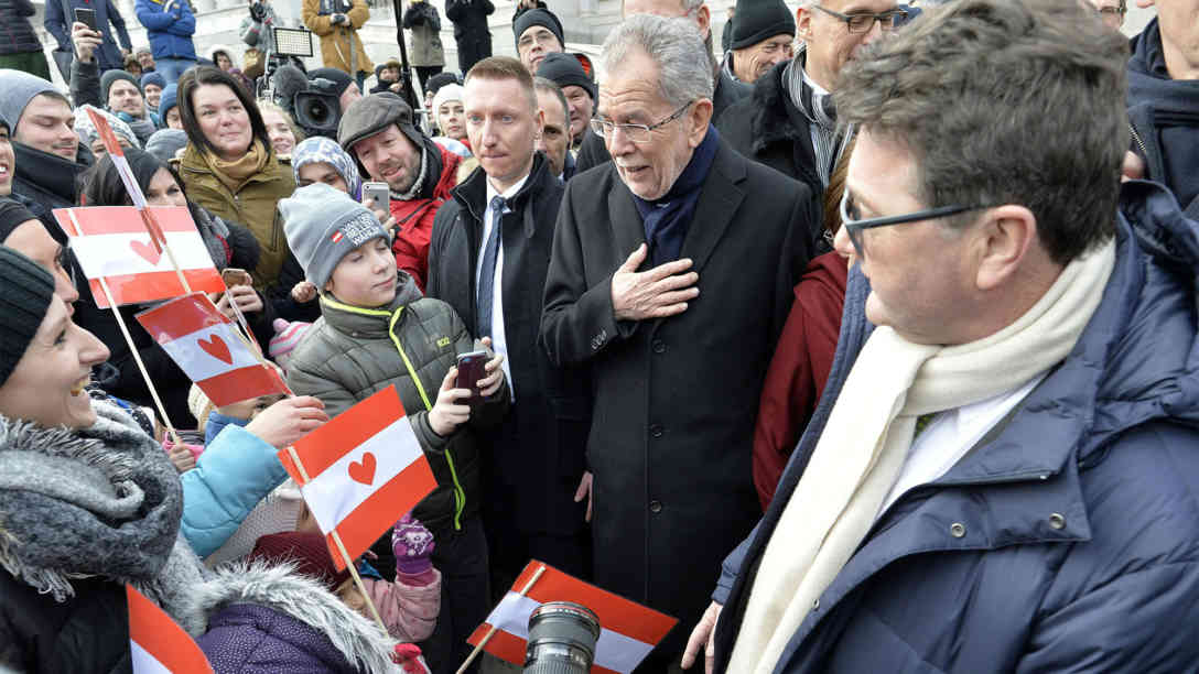 Bundespräsident Alexander Van der Bellen am Donnerstag, 26. Jänner 2017, auf dem Weg zur Amtsübernahme in der Präsidentschaftskanzlei in Wien. Foto: picture alliance | APA | picturedesk.com