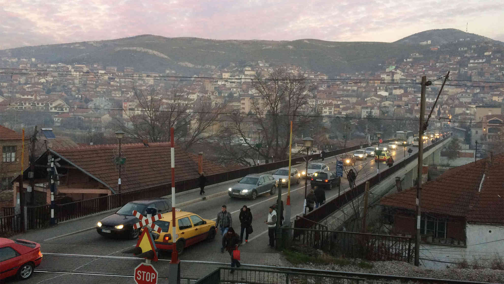 Die 43.000 Einwohner Stadt Veles in Mazedonien. Von hier aus sollen besonders viele Fake News verbreitet worden sein. Foto: BR |Till Rüger