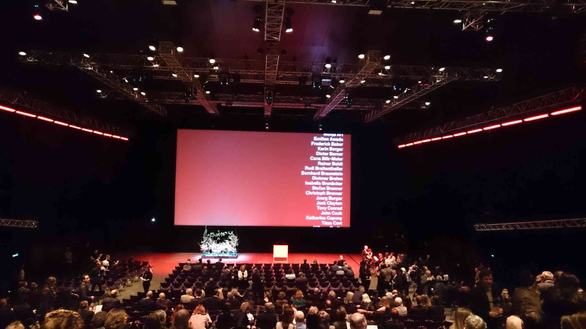 Dieses Jahr eröffnete die Diagonale mit Michael Glawoggers Reiseessay UNTITLED. Bundespräsident Alexander Van der Bellen hielt die Eröffnungsrede. Foto: BR | Christine Dériaz