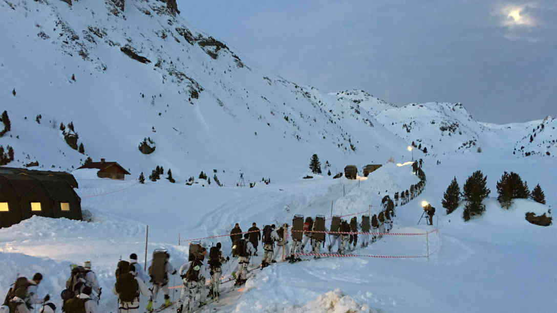 Aufbruch am zweiten Wettkampftag um 05:00 Uhr morgens vom Nachtbiwak.. Foto: BR | Michael Mandlik
