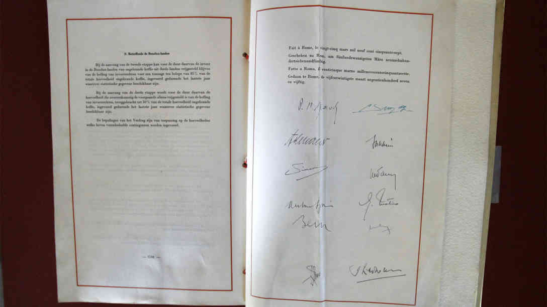 Die Römischen Verträge sind in der Orazi und Curiazi Halle im Kapitolinischen Museum in Rom ausgestellt (Foto vom 16.03.2007). Foto: picture-alliance | dpa