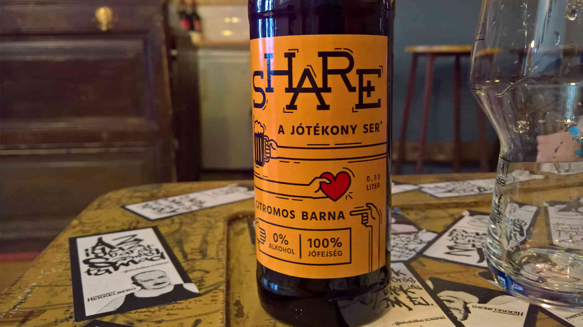 0% Alkohol, 100% cool - karitatives, alkoholfreies Bier in Ungarn. Foto: BR | Attila Poth