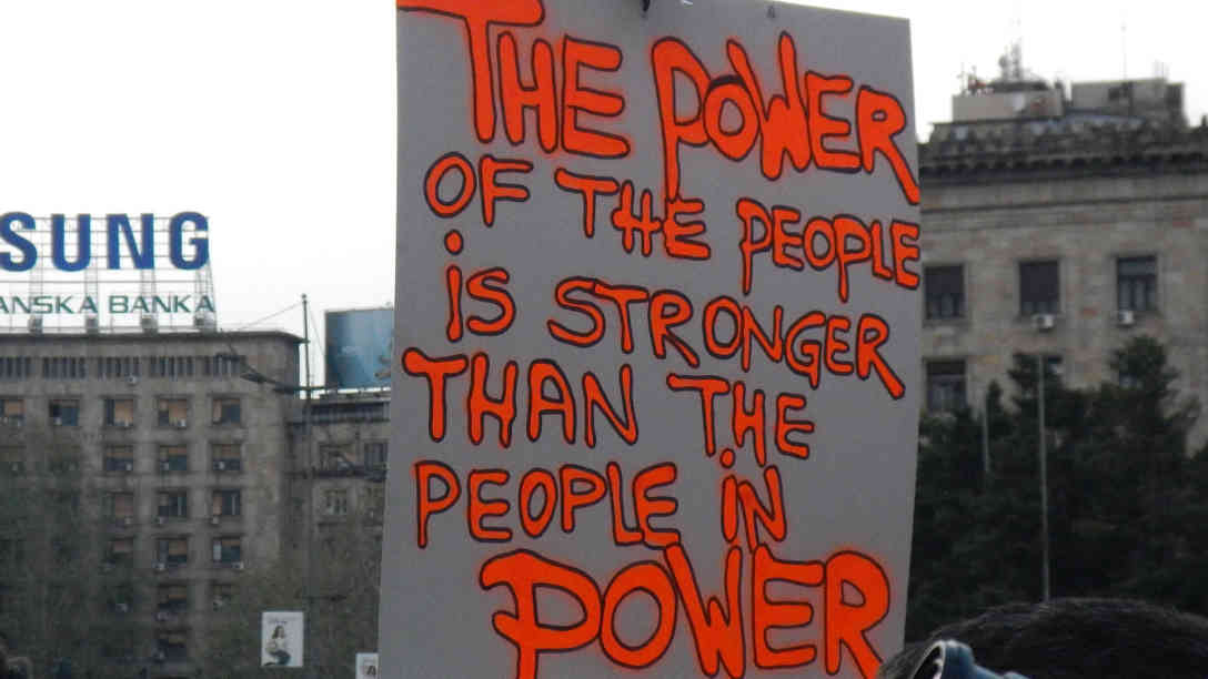'Die Macht des Volkes ist stärker als die Macht der Machthaber' - Warnung an den neugewählten serbischen Präsidenten und seine 'autoritäre Herrschaft'. Foto: BR | Dejan Stefanovic
