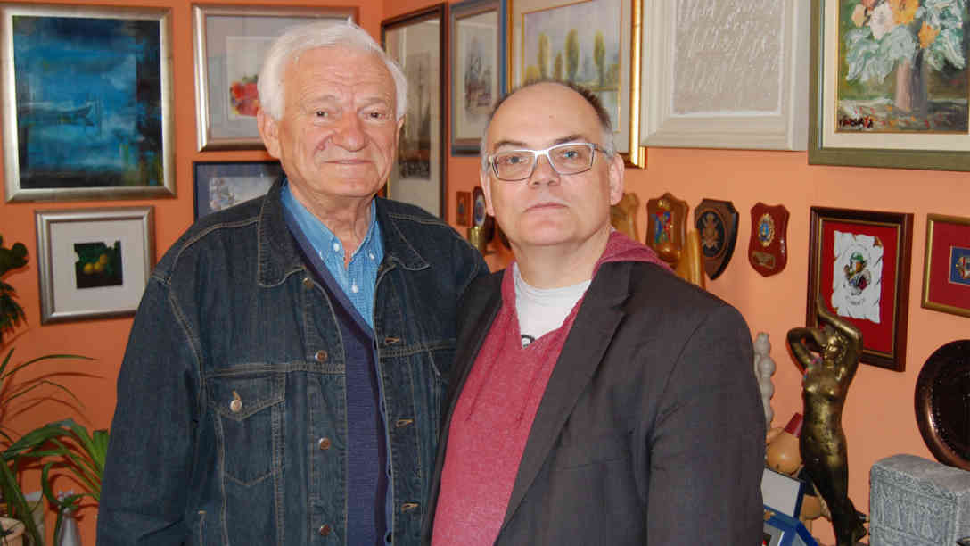 Stephan Ozsváth mit 'Onkel Jovo' (li.). Foto: BR | Eldina Jasarevic