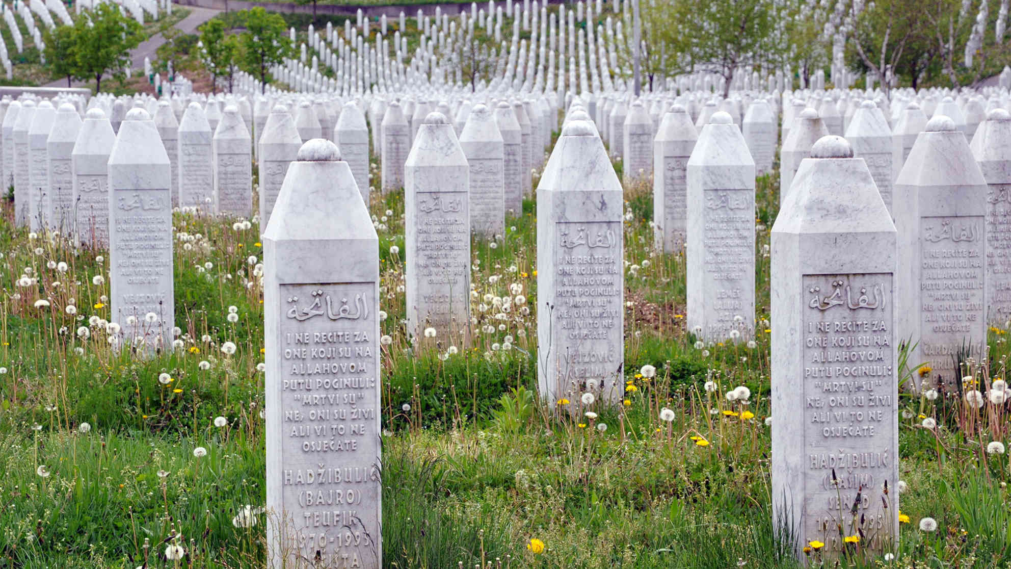 Mehr als 8000 Opfer des Massakers liegen in Potocari begraben. Foto: BR | Karin Straka