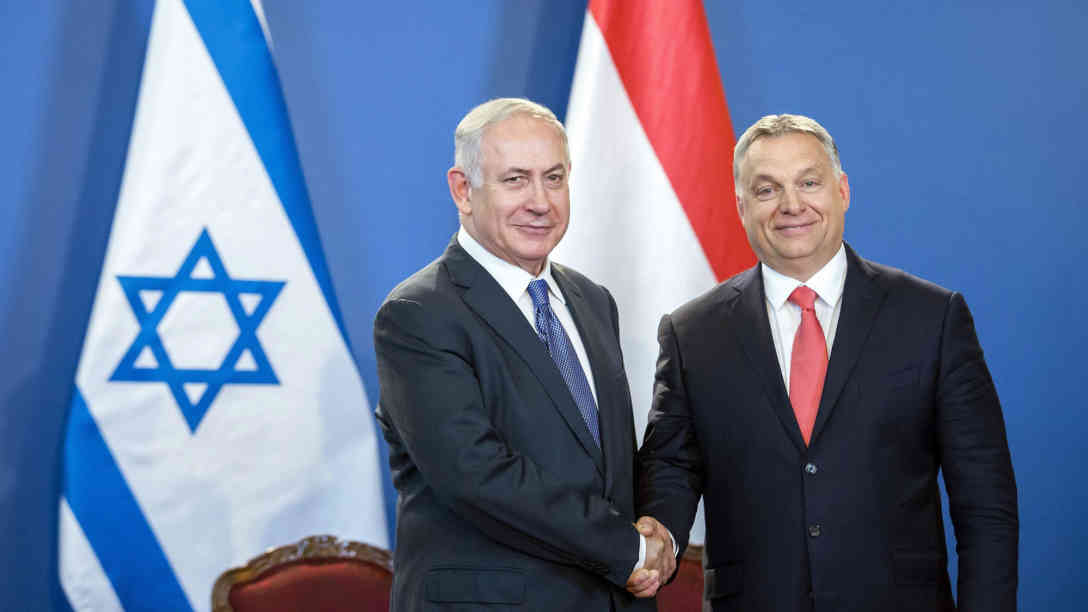 Als erster israelischer Regierungschef seit 30 Jahren besuchte Benjamin Netanjahu Ungarn. Dort traf er am 18.07.2017 mit Ungarns Ministerpräsident Viktor Orban zusammen. Foto: dpa | Bildfunk