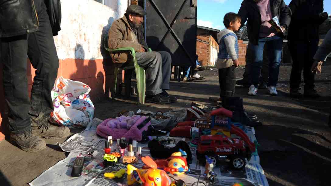 Vor allem die bulgarischen Roma sind von der schlechten Wirtschaftslage im Land betroffen. Foto: dpa
