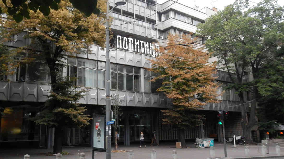 Der Hauptsitz der Politika in Belgrad. Die Zeitung ist in Erklärungsnot geraten, weil sie Artikel von erfundenen Autoren veröffentlicht hat. Foto: BR | Dejan Stefanovic